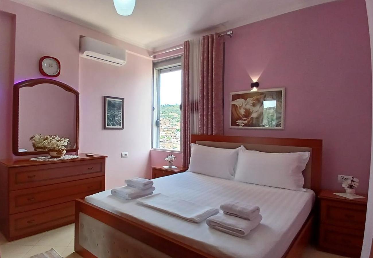 Muska Comfy Apartment Berat Eksteriør billede